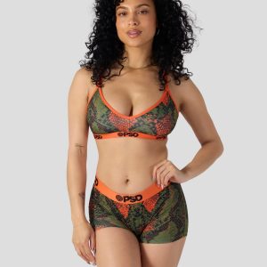 Alternative view of Green Snake